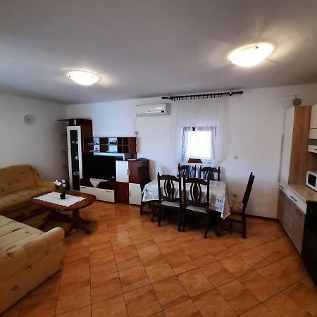 Anita Apartment Vir Exterior photo