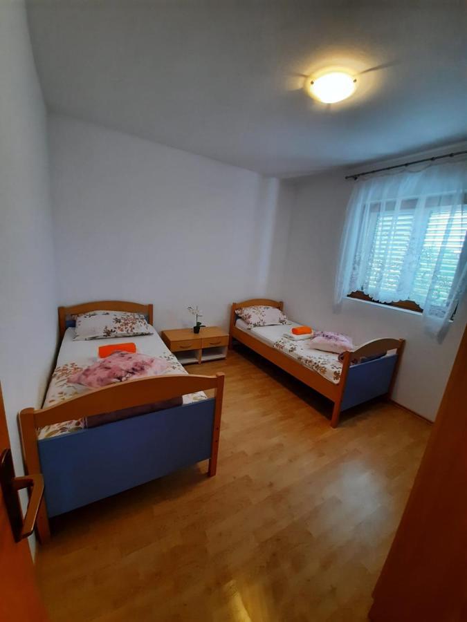 Anita Apartment Vir Exterior photo
