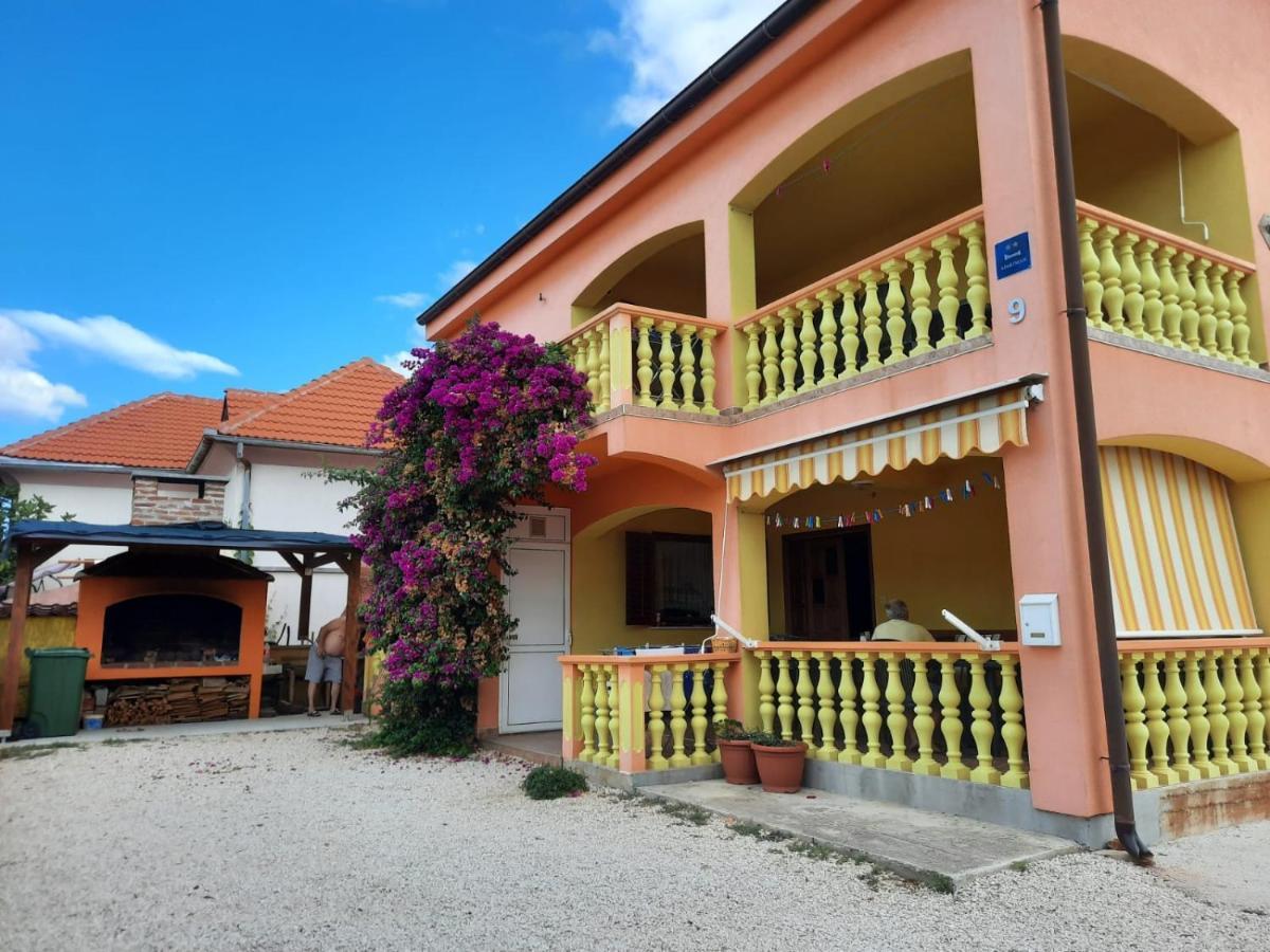 Anita Apartment Vir Exterior photo
