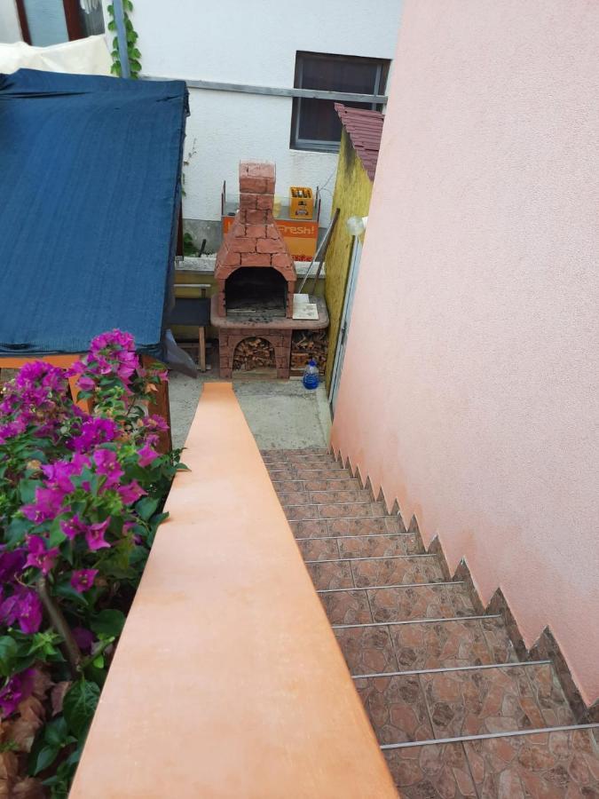 Anita Apartment Vir Exterior photo